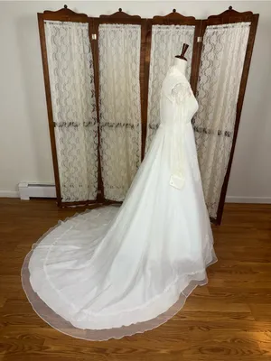 Beautiful Vintage 1970s/80s JcPenney Wedding Gown thumbnail 4