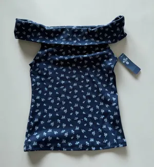 Hollister Womens Navy Blue Floral Off The Shoulder Ribbed Top NWT Size S thumbnail 1
