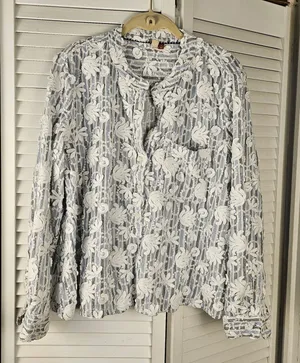 Pilcro Anthropologie The Whitney Tropeze‎ Embroidered Button Front Blouse Medium thumbnail 1
