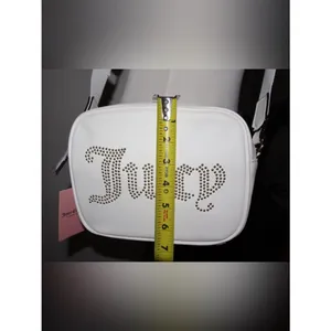 Women’s Juicy white Crossbody/ purse bag thumbnail 7