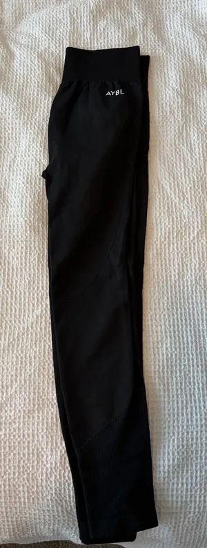 AYBL Leggings Black thumbnail 1