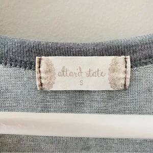 Altar'd State Crop Camo Top Tee Shirt Gray Sz Small thumbnail 4