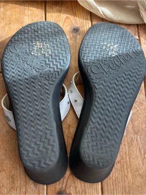 Skechers White Heeled Rhinestone Sandals thumbnail 4