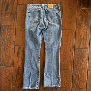 Vintage Levis 525 Jeans Nouveau Low Bootcut Y2K 2000s Medium Wash‎ Size 8M thumbnail 4