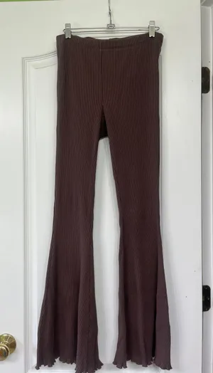 Aeire Flared Leggings thumbnail 1