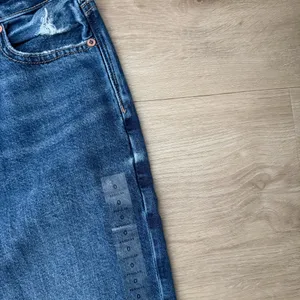 American Eagle Women's Medium Wash Mom Denim Jean thumbnail 3