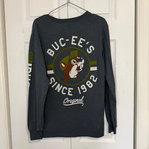 Buc-ees's Velvet Graphic Long Sleeve Gray Crewneck T-Shirt thumbnail 2