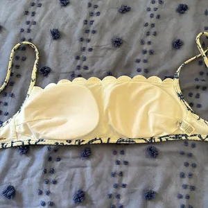 Aerie Scalloped Bandeau Swim Top thumbnail 4