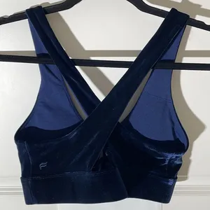 Fabletics Oasis Twist Velour Navy Bra Medium thumbnail 4