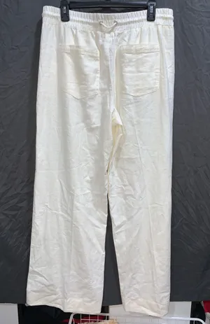 White Pants thumbnail 1