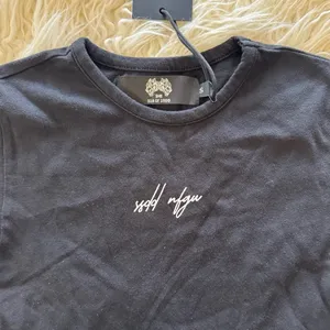 Darc Sport She SSDD NGFU Baby Tee Black Size Small thumbnail 3