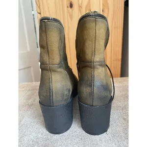 Unity in Diversity Leather Boots Block Heel Lace-Up Olive Green Fairy Renaissanc thumbnail 9