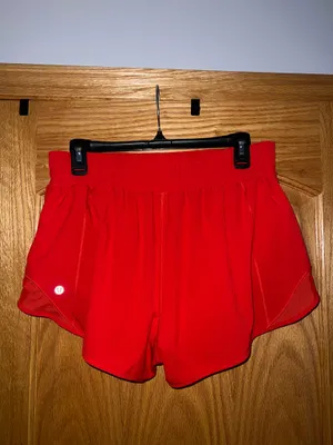 Lululemon Hotty Hot High-Rise Lined Short 2.5 in Hot Heat thumbnail 4