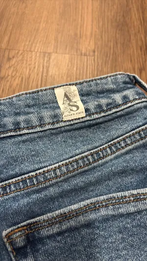 Wide-Leg Jeans thumbnail 4