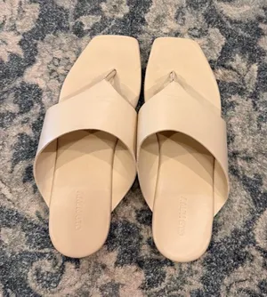Old Navy Sandals  thumbnail 1