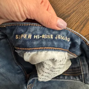 American Eagle Super High Rise Jegging size 6 thumbnail 5