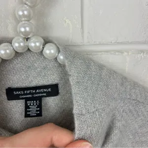 Saks Fifth Avenue Grey Ribbed Cashmere Knit Sweater Size M thumbnail 10
