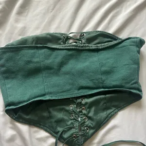 LIONESS Stylish Green Lace-Up Corset Top thumbnail 4