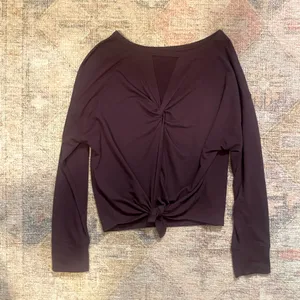 Old Navy Activewear Twist/Tie Back Long Sleeve Top thumbnail 5