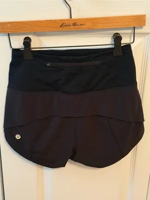 Lululemon Speed Up High-Rise Lined Short 2.5" in Black thumbnail 3