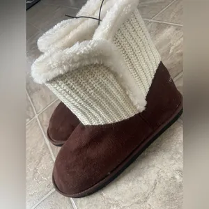 Cozy Brown and Cream Slipper Boots- Size 9 NWT thumbnail 2