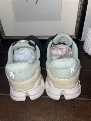 On Cloud Cloudflyer Running Shoes / Sneakers size 9 thumbnail 8