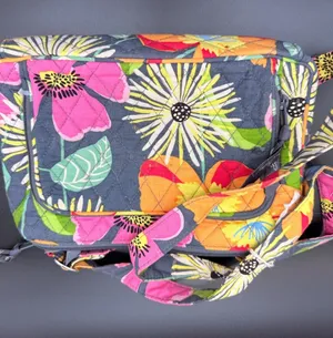 Vera Bradley Crossbody‎ Bag Womens Small Navy Pink Island Blooms Quilted Floral thumbnail 1