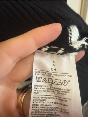 Old Navy Black & White Striped V-Neck Sweater thumbnail 4