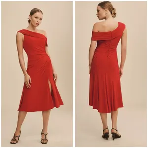 Ieena Mac Duggal Ruched Red Off-The-Shoulder Midi Dress Size 6 Cocktail Wedding thumbnail 2