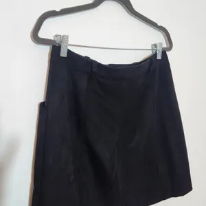 Philosophy Faux Suede Black Mini Skirt Size 12 Black Mini Skirt thumbnail 5