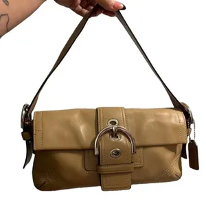 Vintage COACH Y2k Soho Saddle Tan Flap Shoulder Bag thumbnail 3