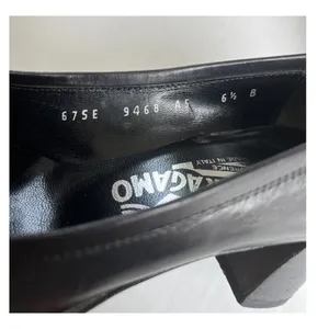 FERRAGAMO Sz 6.5 Black Leather Buckle Heeled Slip On Loafer Round Toe Shoes thumbnail 2
