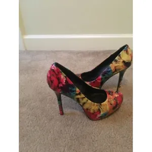 Steve Madden Women's Patent Faux Leather Colorful Floral Heels Pumps Size 9 thumbnail 5