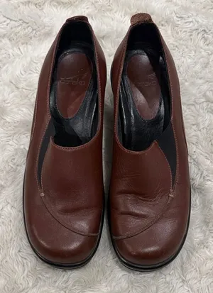 Dansko brown leather slip-on comfort shoes or clogs Woman's Size 37‎ or 6.5 - 7 thumbnail 1
