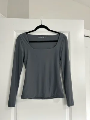 New Abercrombie and Fitch Soft Matte Seamless Long-Sleeve Squareneck Top Medium thumbnail 2
