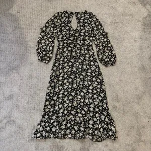 ZARA Ruffled Shimmer Printed Maxi Dress in Black/Ecru thumbnail 7