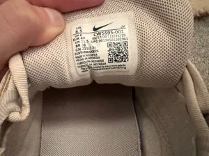 Nike sneakers thumbnail 4