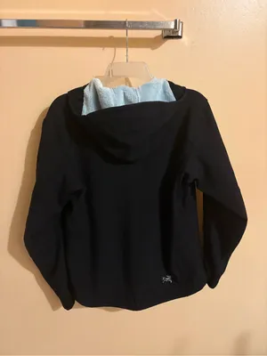 Arc’Teryx Hyllus Hooded Softshell Jacket in Black & Light Blue thumbnail 3