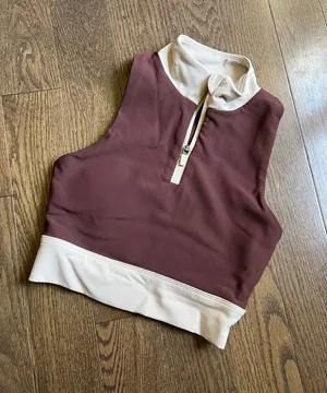 Wilo The Label athletic crop top 1/2 zip sports bra size small thumbnail 1
