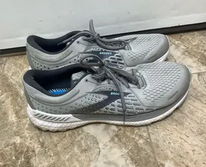 Brooks Adrenaline GTS 21 Running Shoes women’s 12 grey thumbnail 1