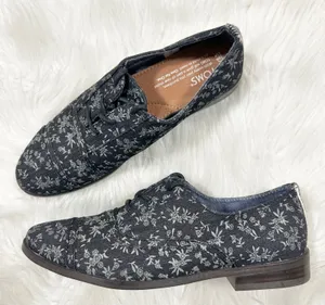 TOMS Women's Black Floral Print Oxford Flats‎ Shoes Size 5.5 thumbnail 1