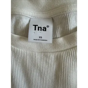 Aritzia TNA Ribbed Cropped Baby T-Shirt White Short Sleeve Fitted Tee Women's XS thumbnail 3