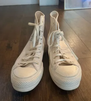 High-Top Converse thumbnail 1