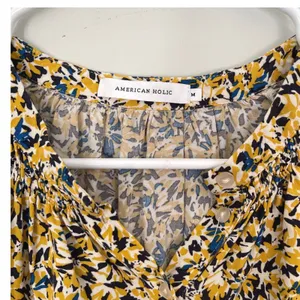 American Holic Floral Print Blouse Top Long Sleeve Button Down‎ Womens Medium thumbnail 2
