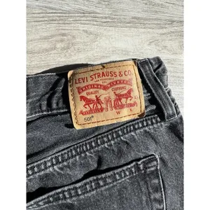Levis 501 Black‎ Cutoff Shorts Pre OwnedJunior Size 32 thumbnail 4