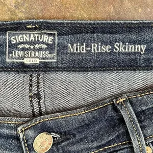 Signature Levi Strauss Gold Mid-Rise Skinny Distressed Jeans 12S thumbnail 7