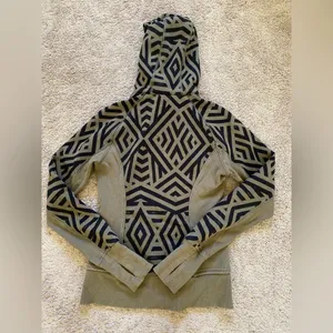 Lululemon women’s size 4 jacket thumbnail 5