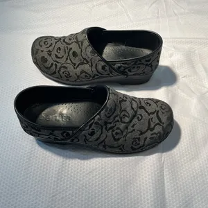 Sanita Black Floral thumbnail 5