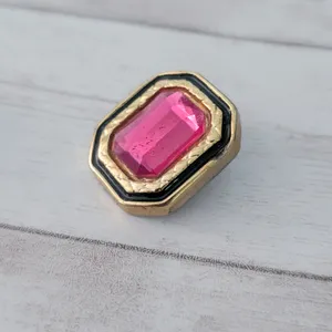 Vintage Clip On Earrings Pink & Gold Tone - Fair Condition thumbnail 4