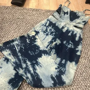 ^F GH^N‎ Tie Dye Denim Flare Jumpsuit Size P thumbnail 1